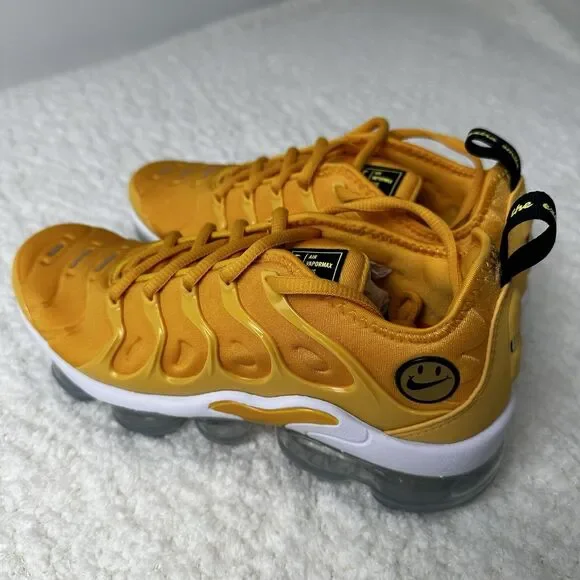 Women's Nike Air Vapormax Plus Pollen/Black-Yellow Strike (DO5874 700) - 6.5